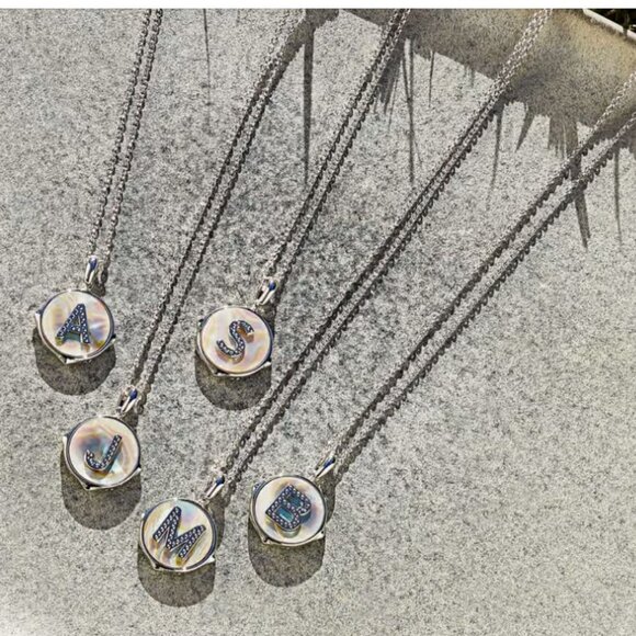 NWT KENDRA SCOTT Initial G Disc Black Mother Of Pearl Pendant Necklace - Picture 2 of 7